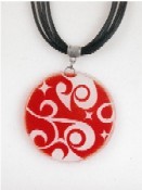 Red glass necklace from Pampeana